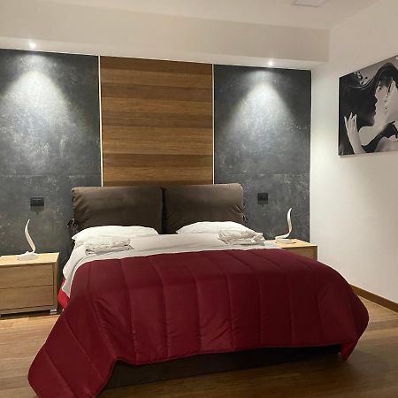 Eutuxia Apartment Таранто Екстериор снимка